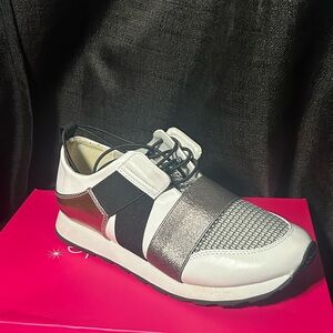 Megan low tops